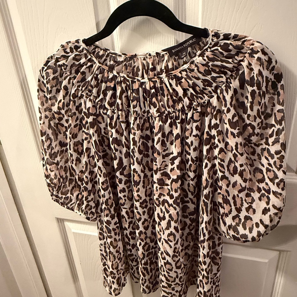 Banana Republic Smocked Blouse Brown Black Flutter Sleeve
